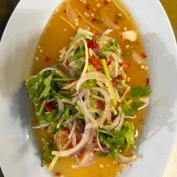 ยำไข่แดง