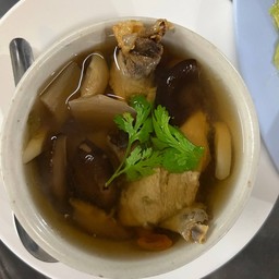 ปีกไก่ตุ๋นเห็นหอม