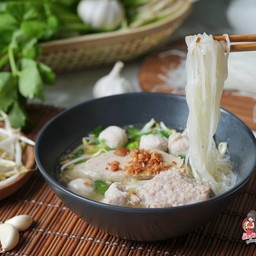 เส้นเล็กน้ำ-พิเศษ