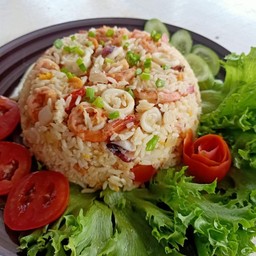ข้าวผัดกุ้งกับหมึก