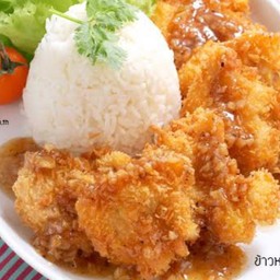 ข้าวไก่กรอบกระเทียม_ไข่ดาว