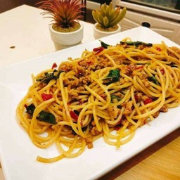 เส้นสปาเก็ตตี้ กะเพราหมู