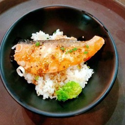 ข้าวแซลมอนเทริยากิ