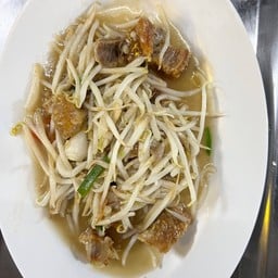 ถั่วงอกหมูกรอบ