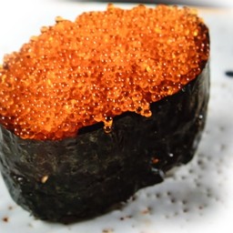 ซูชิไข่ปลาบิน