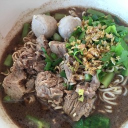 ร้านเจ๊กุ้ง เตี๋ยวหมู-เนื้อตุ๋น ไข่ยางมะตูม