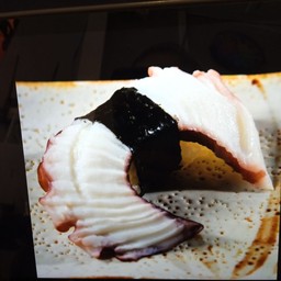 ซูชิปลาหมึกยักษ์