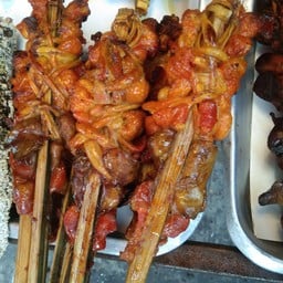 ร้านแม่แอ๋วส้มตำ หน้าโรงบาลกาฬสินธุ์