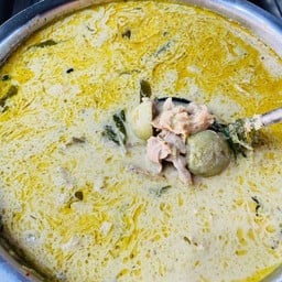 ขนมจีน (แกงเขียวหวานเป็ด)