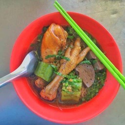 ร้านก๋วยเตี๋ยวไก่มะระจ๊ะเอ๋ สาขา1  สถานีไก่หนองพงนก