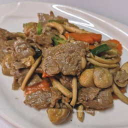 หมูสันในผัดน้ำมันหอย