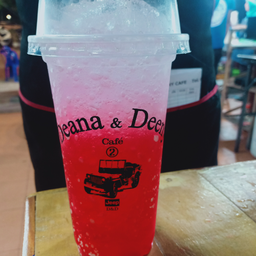 สตอเบอรรี่โซดา