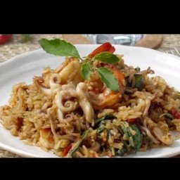 ผัดกระเพราทะเลคลุกข้าว