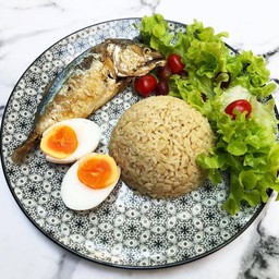 ข้าวกล้องผัดน้ำพริกปลาทู ไข่มะตูมA8