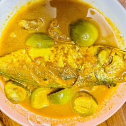 แกงส้มปลาทูสดมะเขือ