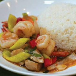 ผัดพริกหยวกกุ้งราดข้าว