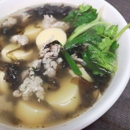 แกงจืดเต้าหู้ไข่ สาหร่าย