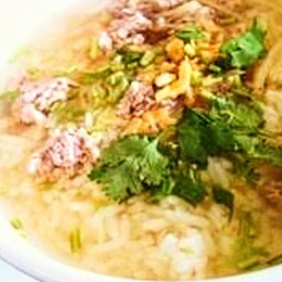 ข้าวต้มเครื่องหมู