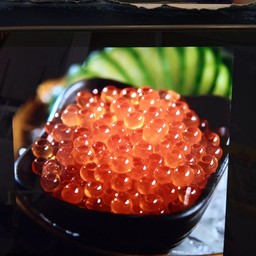 ซาซิมิไข่มอน