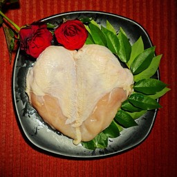 อกไก่ 1 คู่ 550 กรัม 88 บาท
