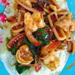ข้าวผัดกระเพราทะเล