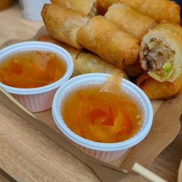 ปอเปี๊ยะผสม - ไส้วุ้นเส้นไก่สับและสปาเกตตี้ไก่สับ - ชุดเล็ก - แบบทอด