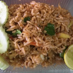 ข้าวผัดต้มยำปลาหมึก