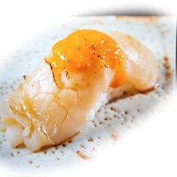 ซูชิหอยเชลล์ฮอกไกโดย่างซอสเมนไท