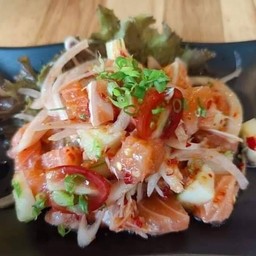 ยำแซลมอน