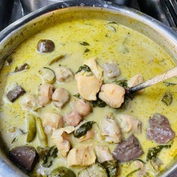 ขนมจีน (แกงเขียวหวานไก่)