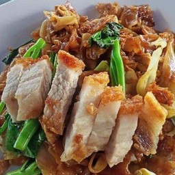 ผัดชีอิ้วหมูกลอบเส้นใหญ่