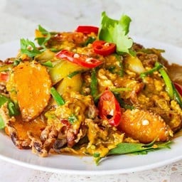 ปูนิ่มผัดผงกระหรี่