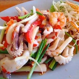 ยำรวมมิตรทะเล