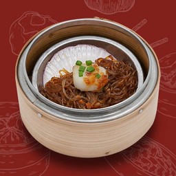 หอยเชลล์วุ้นเส้นนึ่งกระเทียม