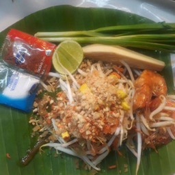 ผัดไทยกุ้งสด