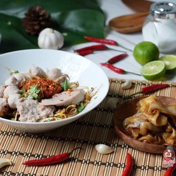 เส้นใหญ่ต้มยำแห้ง-พิเศษ