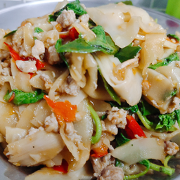 ผัดหน่อไม้ดองใส่หมูสับ(เป็นกับ) **หน่อไม้ดองนะคะ**