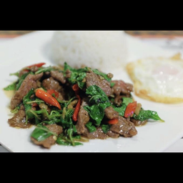 ข้าวกระเพราเนื้อชิ้นไข่ดาว +เกาเหลาเนื้อ