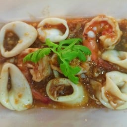 ทะเลกระเทียม กับข้าว