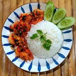 กุ้งผัดพริกเกลือราดข้าว