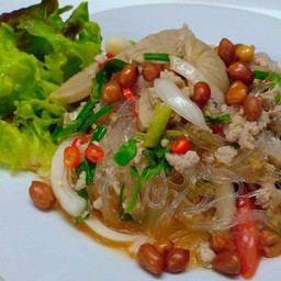 ยำวุ้นเส้นหมูสับหมูยอ