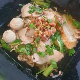 ก๋วยเตี๋ยวหมูน้ำใส