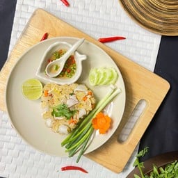 ข้าวผัดปลาหมึก