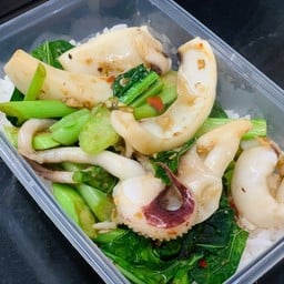 คะน้าปลาหมึก