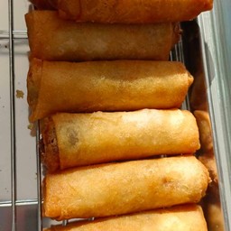 ปอเปี๊ยะ ทอดมันกุ้ง ยายต้อย -