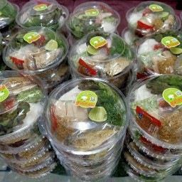 ทอดมันกุ้ง  ข้าวไก่ทอด  ชูโรสปาท่องโก๋สเปน หทัยราษฎร์
