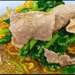 เส้นหมี่กรอบราดหน้าหมูนุ่ม