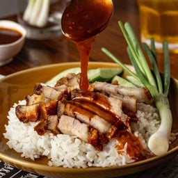 ข้าวหมูกรอบ