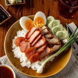 ข้าวหมูแดงหมูกรอบ