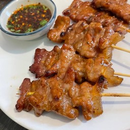 หมูปิ้งไก่ย่าง(ฟรีแจ่ว)-ไส้กรอกอีสาน-เปี้ยะลาวา-โดนัทญี่ปุ่น